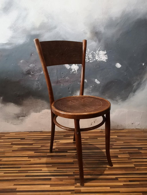 Authentic BAUMANN bistro chair - Vintage bentwood with Art Nouveau decor