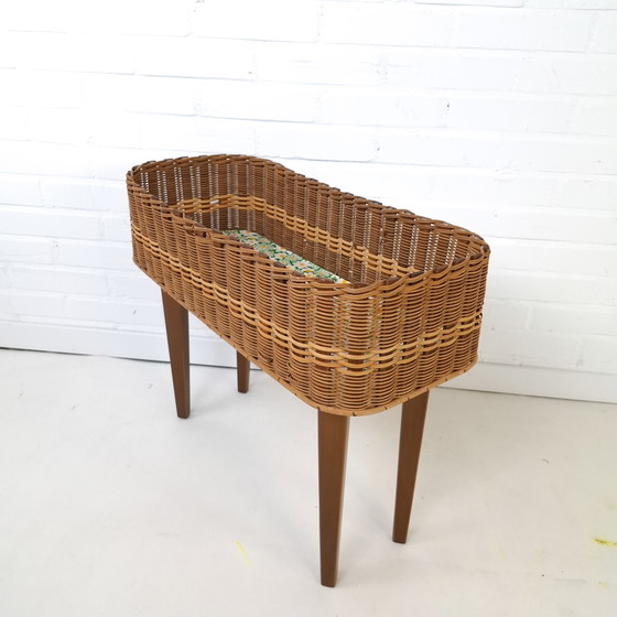 Image 1 of Fioriera vintage anni '60-'70 in legno e rattan, design danese.