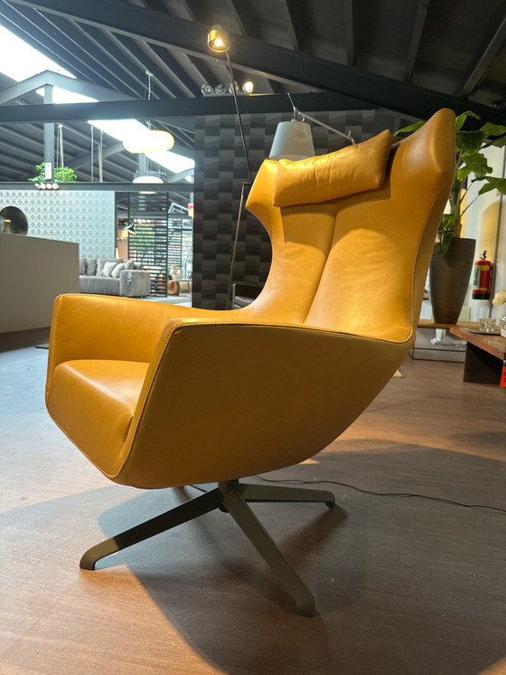 Image 1 of Poltrona Nasto Modello da esposizione - Loxton Leather + Tilting