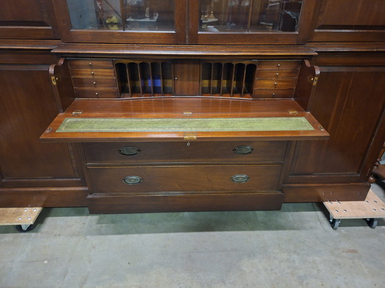 Image 1 of Antieke Engelse vitrinekast, boekenkast, wandmeubel,  met secretaire met ingelegd leer afm. 243x47cm en 221 cm hoog
