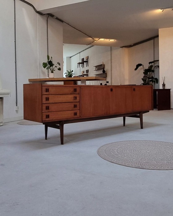 Image 1 of Credenza di metà secolo