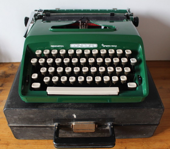 Image 1 of Remington Concord typemachine