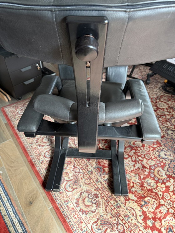 Stokke Vintage Leren Ergonomische Stoel Design Peter Opsvik – Fauteuils, Wood, Leather (photo 6 of 6)