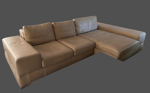 Chaise en cuir de veau intacte