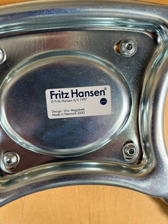 Set vintage 4x Fritz Hansen Vico Duo | Vico Magistretti 1997 – Sedie da pranzo, Metal, Textile (photo 4 of 7)
