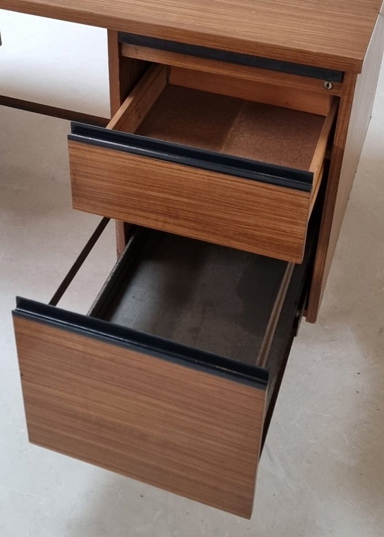 Image 1 of bureau des années 70