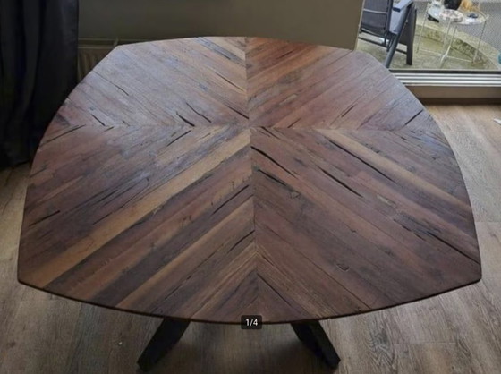 Image 1 of Robuuste teakhouten tafel met stalen onderstel