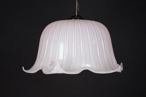 Large vintage flower-shaped chandelier in pink Murano glass, Italy 1980s.