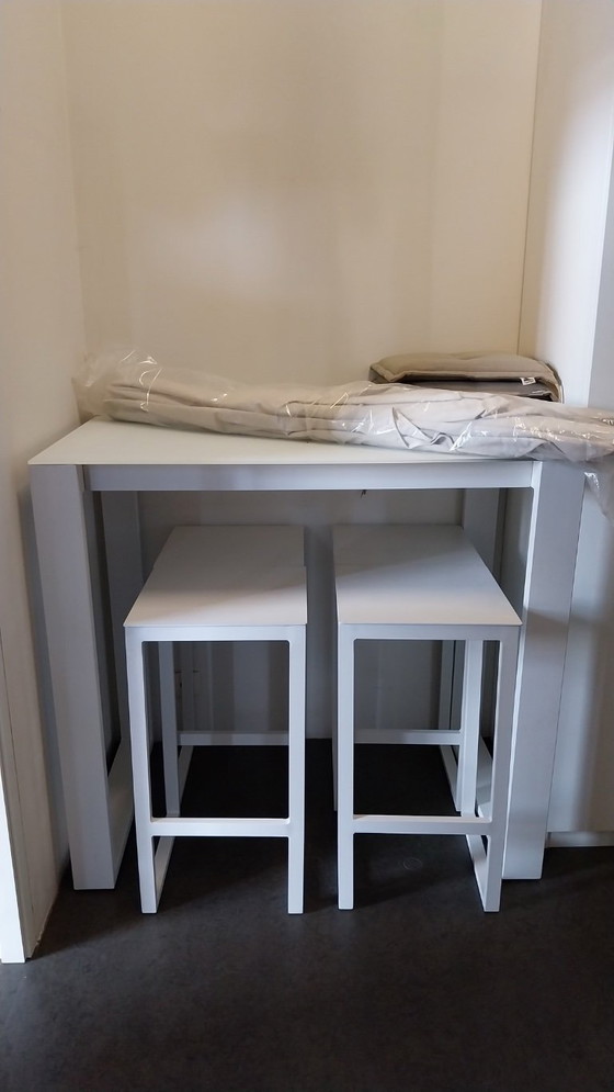 Image 1 of Terrace table with 4 stools