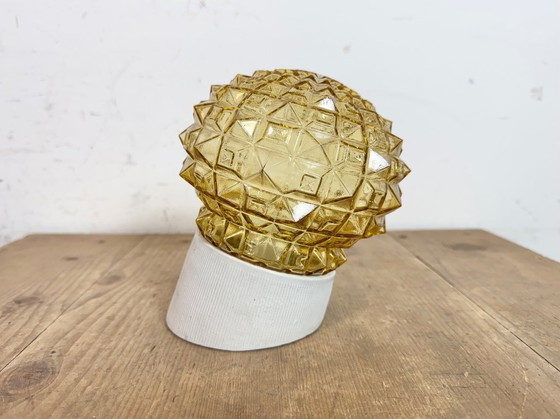 Image 1 of Applique vintage in porcellana bianca, anni '70