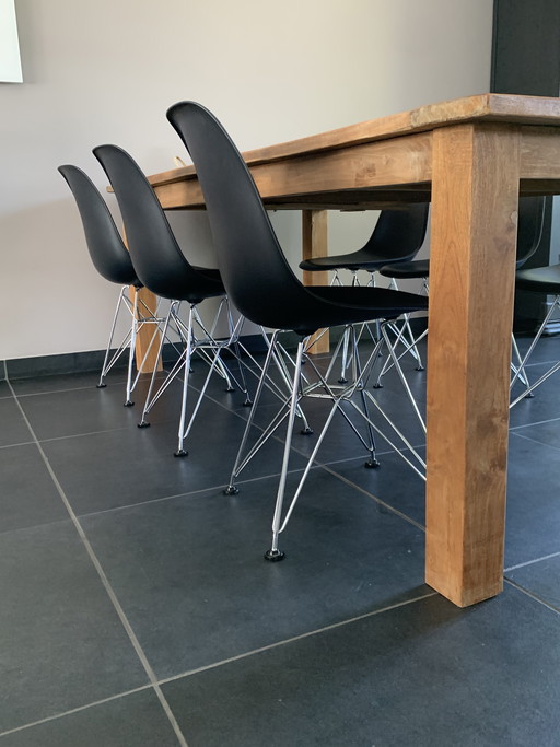 6 sedie Vitra Eames nere.