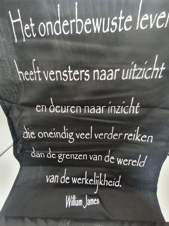 Image 1 of Een Unieke Wanddecoratie of Meditatiebanner, Met een Levensbeschouwelijke Uitspraak