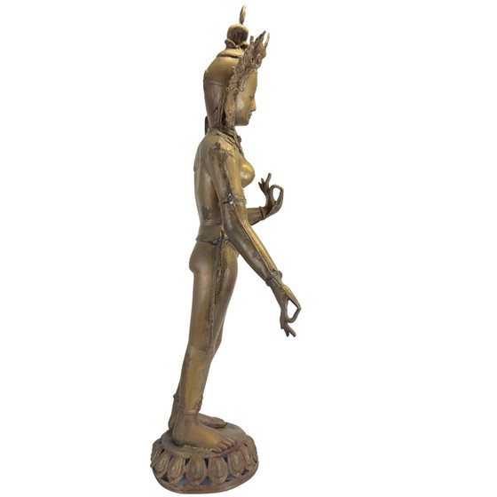 Antigua Green Tara nepalesa – bronce dorado al fuego, tradición Newar, siglo XIX, H 100 cm, 15.2 kg. (photo 7 of 11)