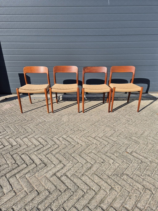 4 schöne Niels Otto Moller Stühle Modell 75