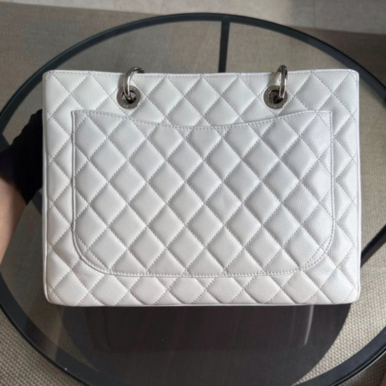 Image 1 of Borsa tote Chanel GST Grand Shopping - Pelle trapuntata Caviar, colore bianco, con finiture argentate, serie 14