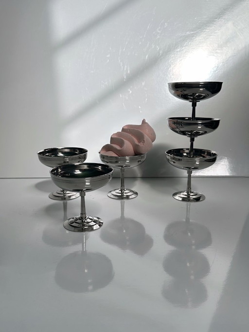 6x Guy Degrenne Dessertschalen 80er Art Deco Revival Frankreich Edelstahl Eisbecher Metall Dekor Pokal Gelato Becher Fußschale