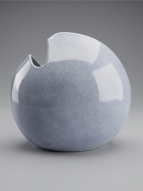 Image 1 of Virebent Porzellanvase – stilisiertes Landschaftsdekor – Modell Fisch TGM – 18 cm