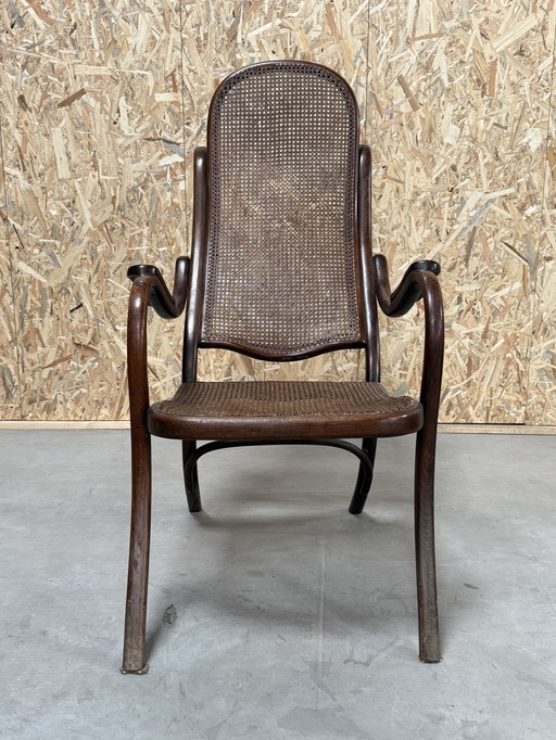 Fauteuil rond unique de 1865 de Michel Thonet