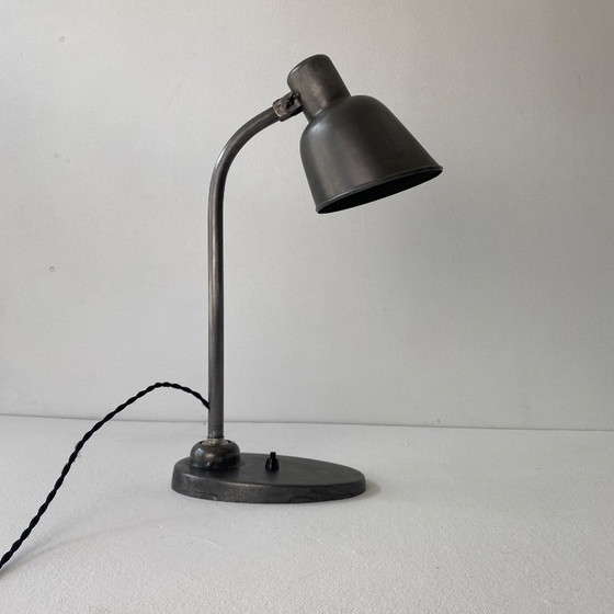 OUDE BAUHAUS BUREAULAMP « BUR » MODEL 2700, Tafellampen, Metaal, Zwart (foto 3 van 11)