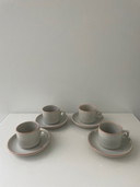 4x Dutch design cups and saucers Driehoek Huizen