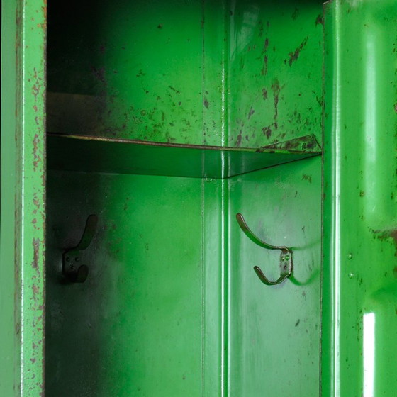 Armadietto industriale verde, anni '50 – Armadi contenitori, Iron, Metal (photo 5 of 13)