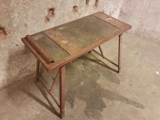 Image 1 of Mesa de trabajo industrial francesa de acero / banco de trabajo / plegable