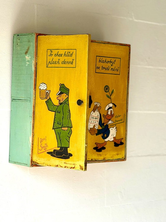 Mobile dipinto a mano di metà secolo, ex Cecoslovacchia, anni '70 – Armadi contenitori, Wood (photo 11 of 17)