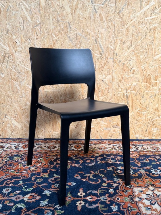 Image 1 of 4 x Arper Juno James Irvine