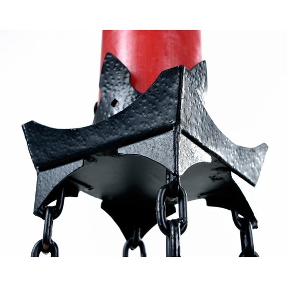 Image 1 of Paire de chandeliers gothiques en fer à maillons de chaîne sur pied