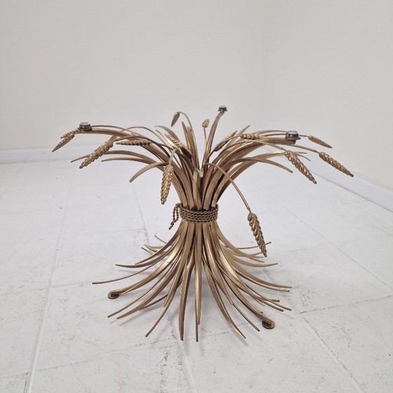 Image 1 of Hollywood Regency vergulde Coco Chanel-stijl Sheaf of Wheat salontafel, jaren 70