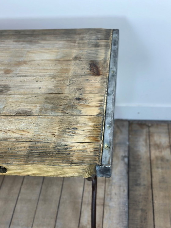 Image 1 of Brutalistischer Couchtisch 1980'S