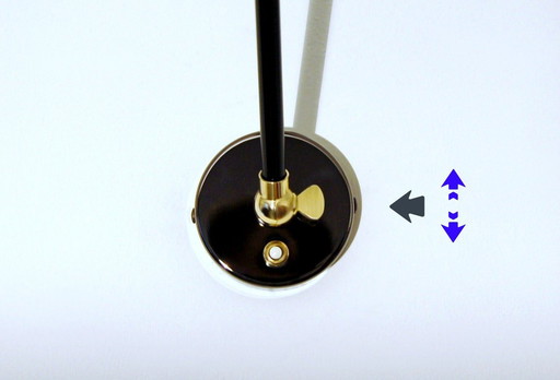 Wandleuchte aus Messing, vernickeltem Messing und lackiertem Metall von Deyroo