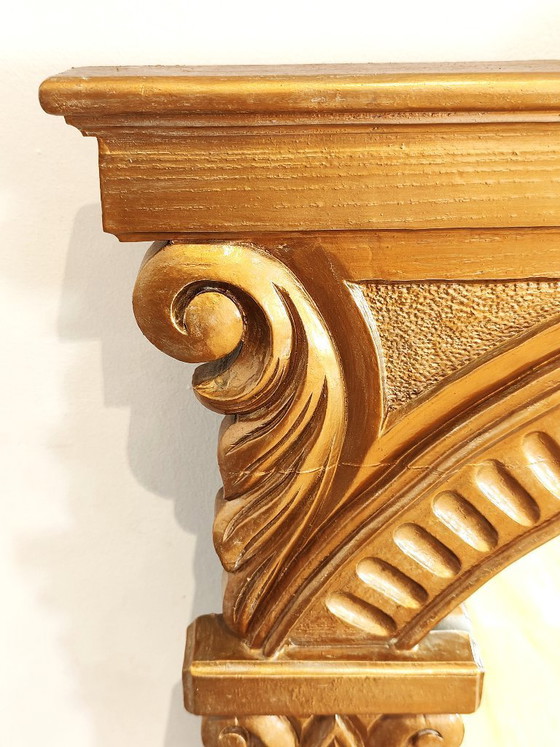 Image 1 of Specchio con frontone dorato