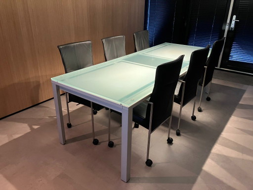 Eetkamerset (Ronald Schmitt Eettafel En 6 Framati Eetkamerstoelen) – Metal (photo 2 of 11)