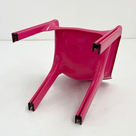 Image 1 of Butaca Gaudí rosa de Vico Magistretti para Artemide, 1984