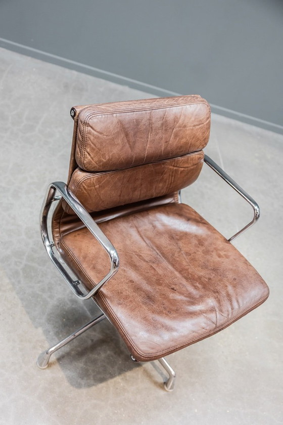 Image 1 of Eames EA208 softpad meeting chair