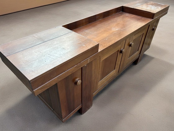 Image 1 of Credenza in noce disegnata da Silvio Coppola per Bernini, 1960–1970, esprime l'artigianato italiano del periodo