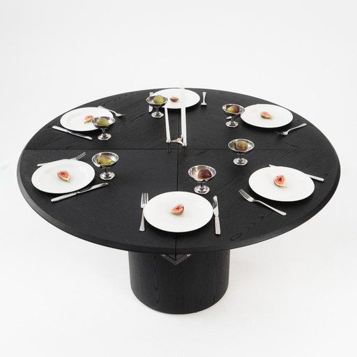 TABLE ROUND/SQUARE QUAD0 Black Oak – Simple Table, Amazing Function