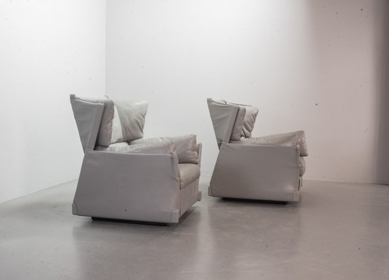 Image 1 of Fauteuil lounge luxueux « Viola d’Amore » de Piero de Martini, design italien du milieu du XXe siècle, en cuir gris dauphin. Ann