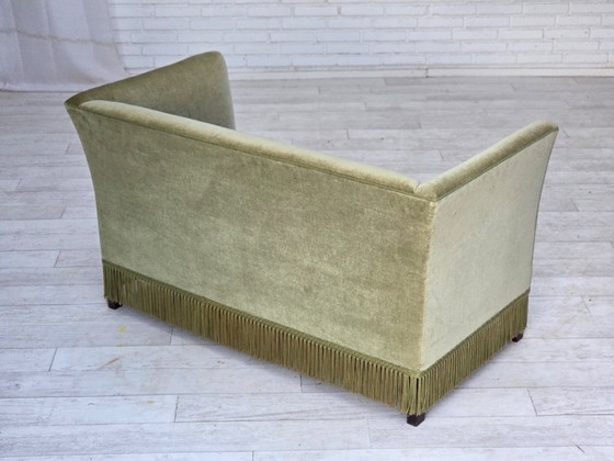 Image 1 of Sofá danés de 2 plazas, década de 1970, tapizado en terciopelo y patas de madera de haya.