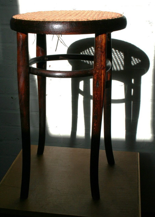 Tabouret Thonet signé