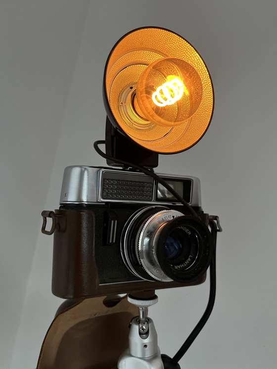 Image 1 of Unieke lamp gemaakt van retro Voigtländer camera 