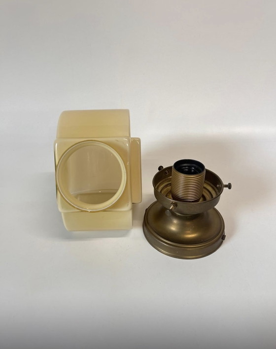 Image 1 of Zeldzame vintage Thabur plafondlamp geel messing houder