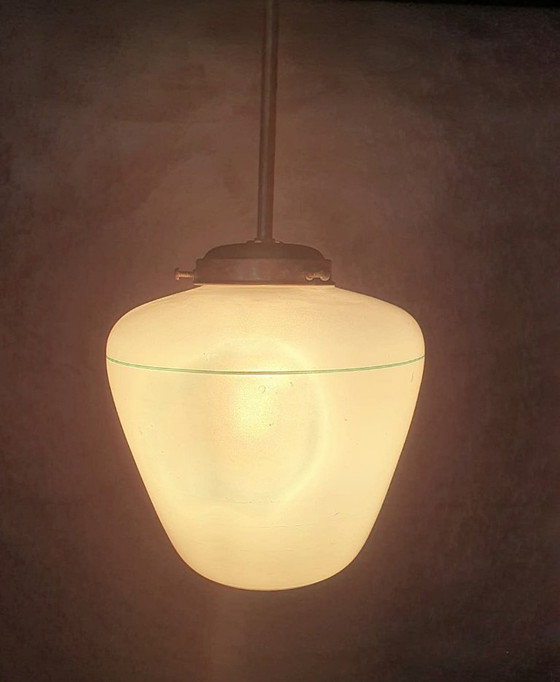 Image 1 of Lampe suspendue conique en verre Vintage Art Deco avec fixation