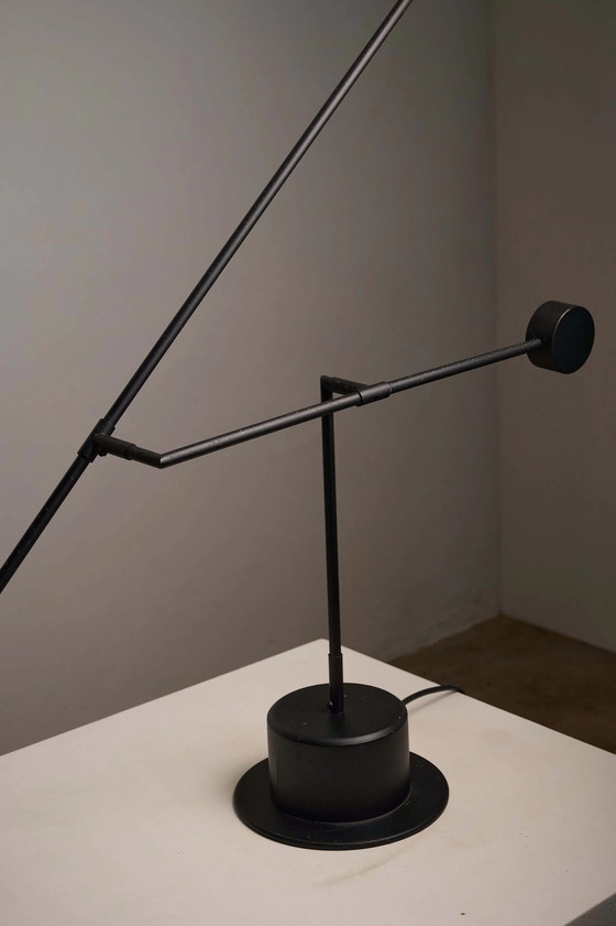 Mattschwarze Gegengewichts-Schreibtischlampe von Sische, Tischlampen (Foto 7 von 9)