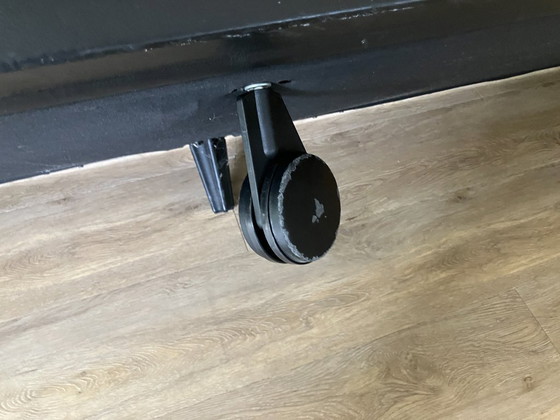 Image 1 of Poltrona Frau Twice, gruppo di sedute in pelle nera e cromo