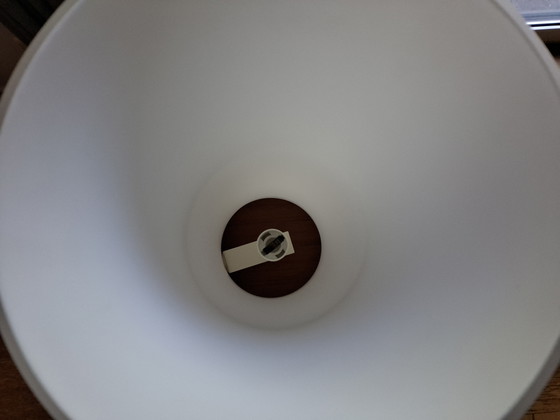 Image 1 of 2 grote tafellampen wit glas , made in Denmark by Frandsen jaren 90
