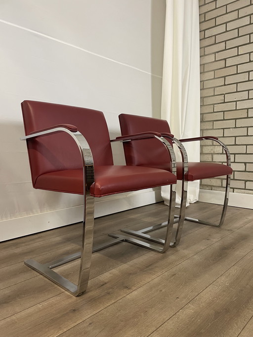 2x Flat Bar Brno Chairs by Knoll Eetkamerstoelen/Fauteuil