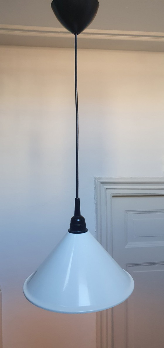 Image 1 of Vintage Hema kegelvormige hanglamp van wit metaal jaren 80