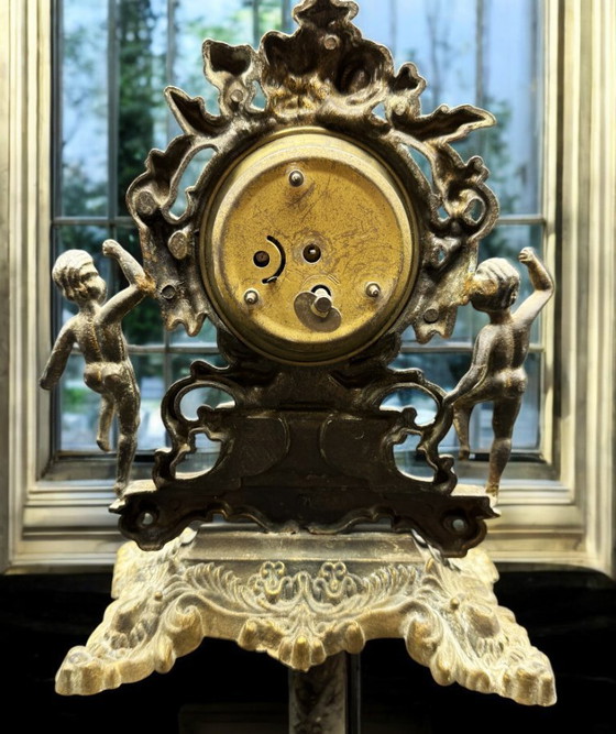 Image 1 of Elegant shelf clock in baroque/rococo style